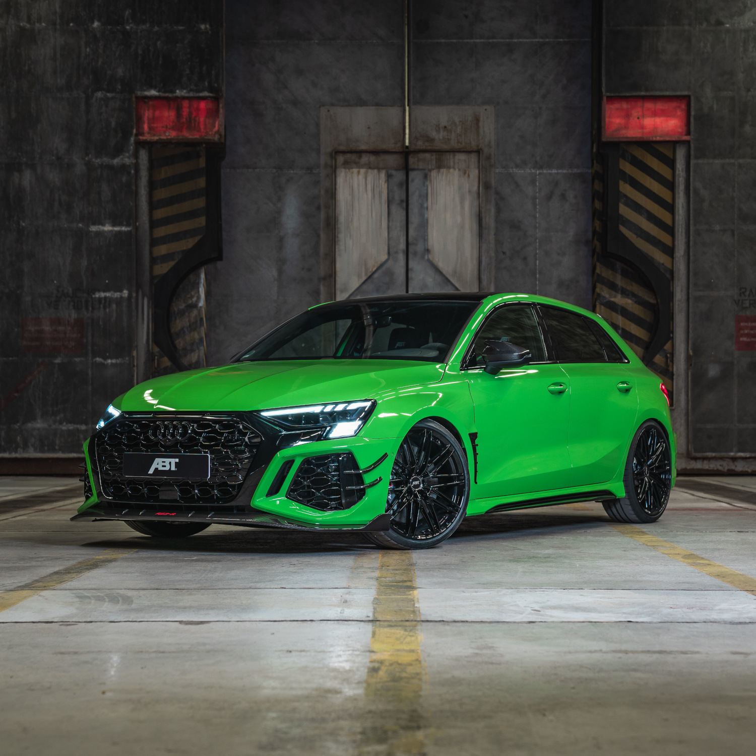 green RS3-R from the side front view in the hall
