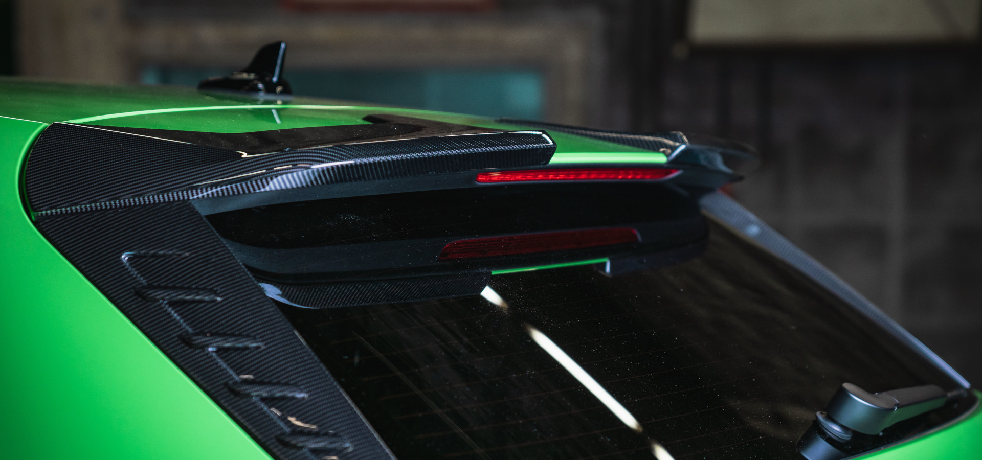 Close-up of rear spoiler 