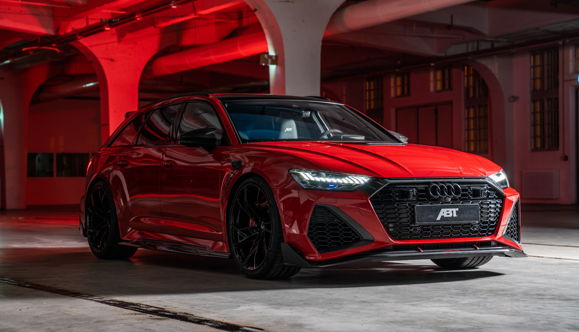 Red RS6-LE from the side front view in the hall